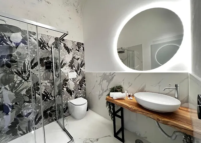 Affittacamere Ese Luxury - Private Jacuzzi Near Termini, Perfect For Relaxing 4*